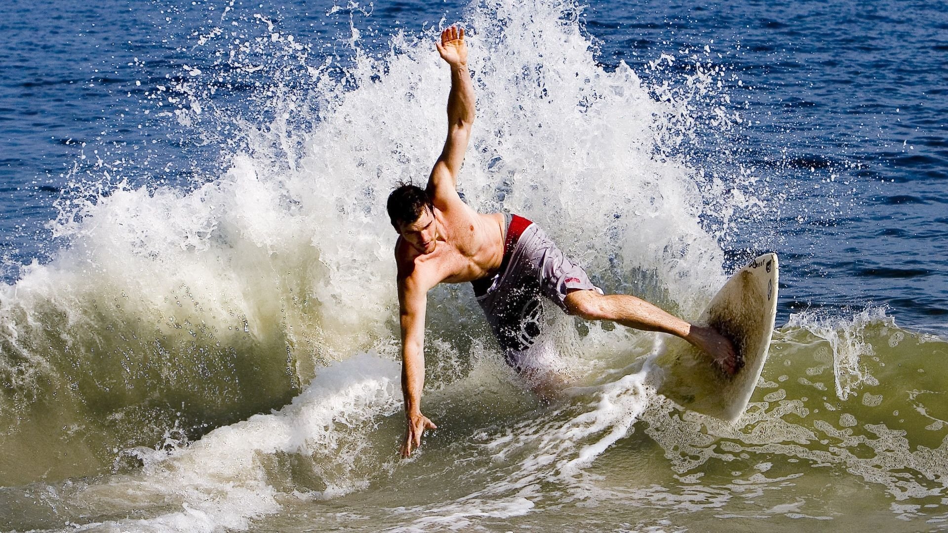 德国女子排球队在小组赛中表现出色，晋级八强，德国女排国家队